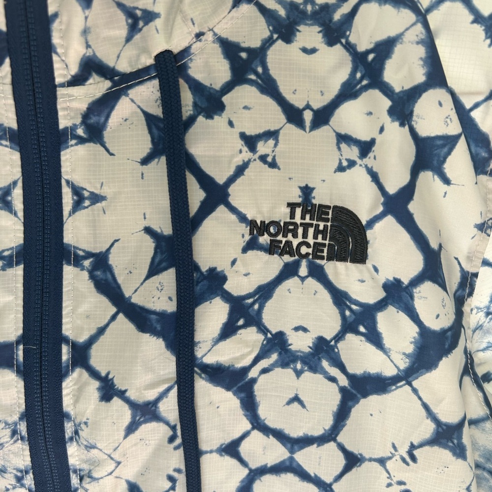 The North Face Windbreaker Pullover Pocket in Front Women’s Medium Blue Pattern - Picture 13 of 13